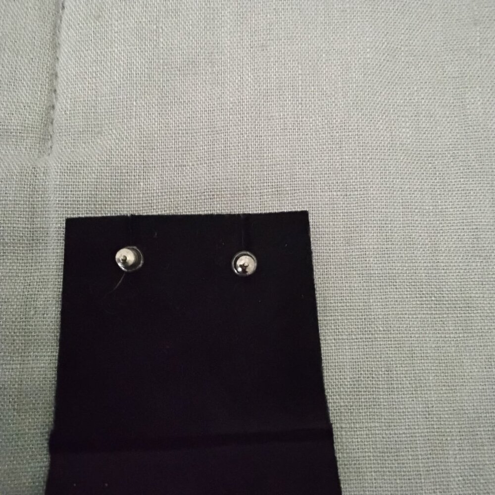 EARRINGS - Picture 3 of 4